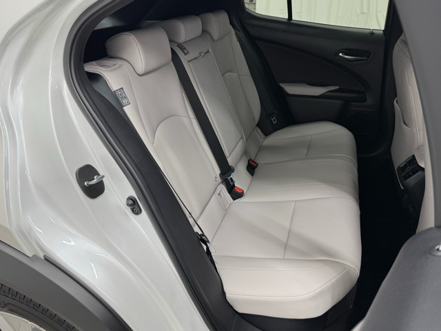 レクサス UX250h バージョンC