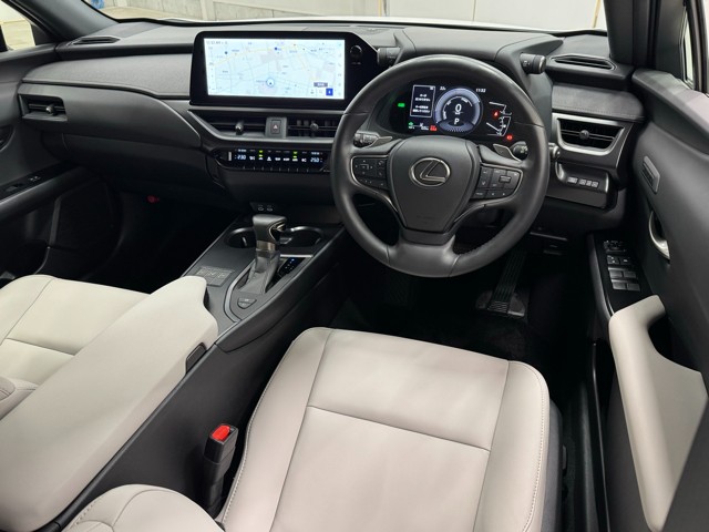 レクサス UX250h バージョンC