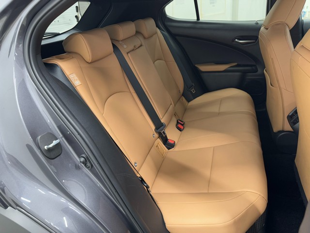 レクサス UX250h バージョンC