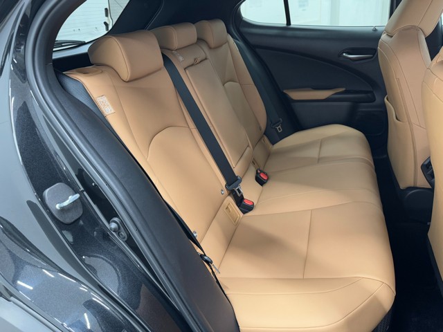 レクサス UX250h バージョンC