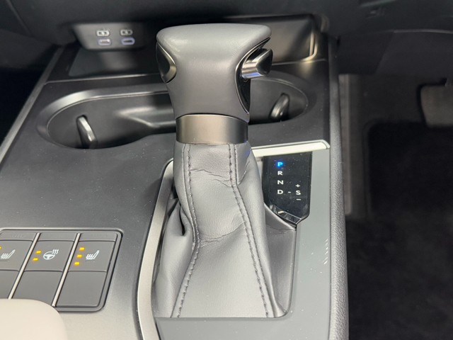レクサス UX250h バージョンC