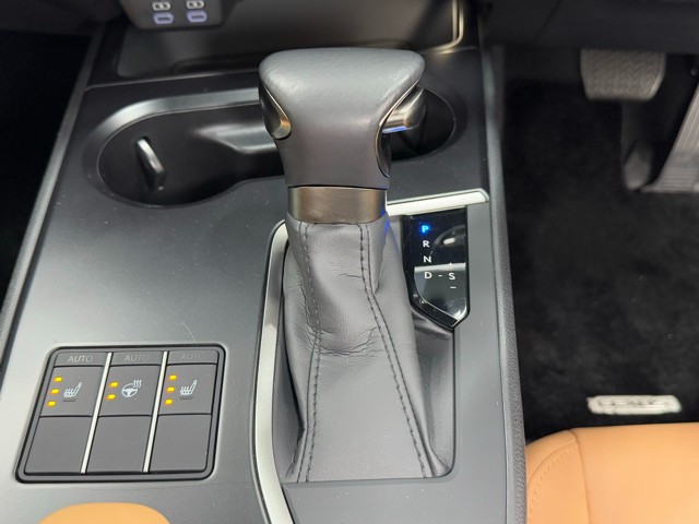 レクサス UX250h バージョンC