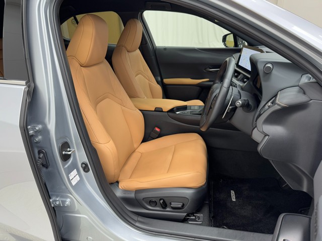 レクサス UX250h バージョンC