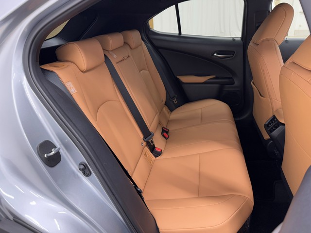 レクサス UX250h バージョンC