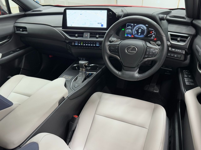 レクサス UX250h バージョンC