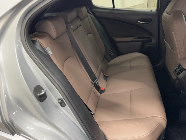 レクサス UX250h グレイスフルエクスプロ