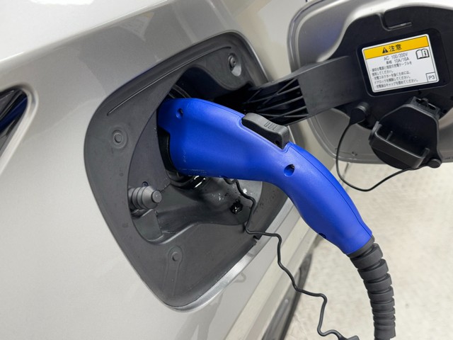 レクサス NX450h+ Fスポーツ