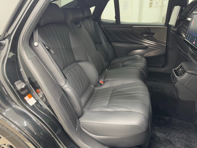 レクサス LS500h EXECUTIVE゛