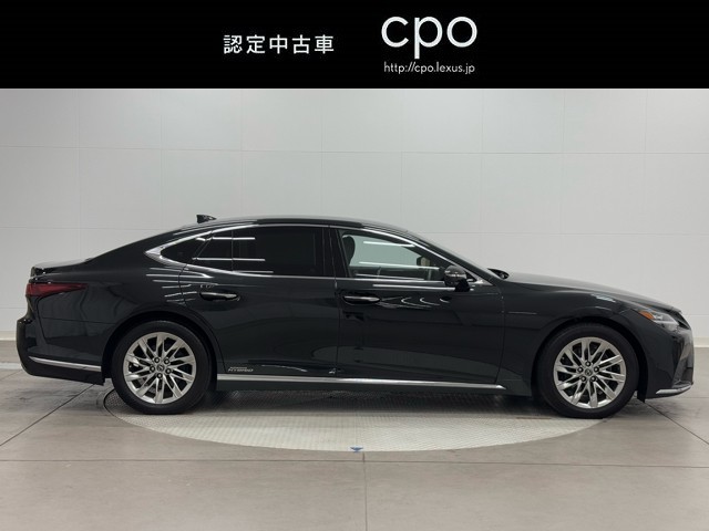 レクサス LS500h EXECUTIVE゛