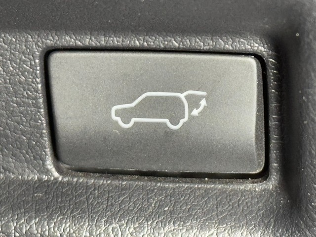 レクサス UX300e バージョンL