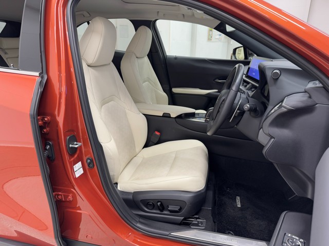 レクサス UX300e バージョンL