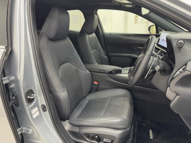 レクサス UX300e バージョンL