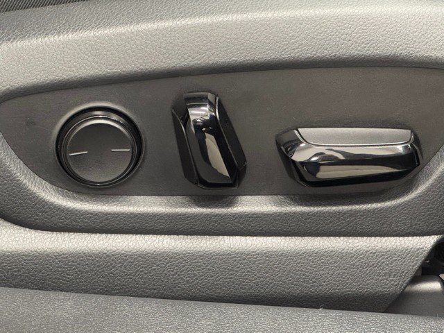 レクサス UX300e バージョンC