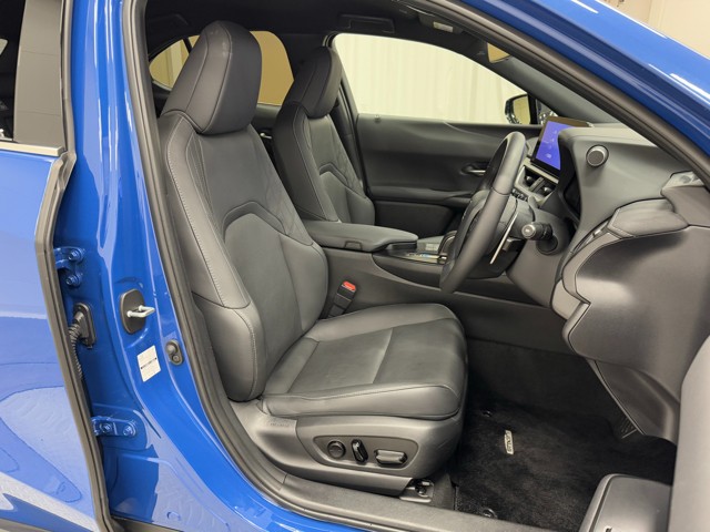 レクサス UX300e バージョンC