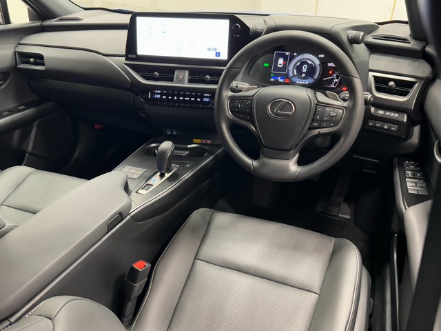 レクサス UX300e バージョンC