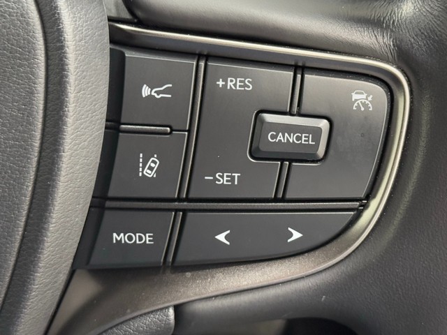 レクサス UX300e バージョンL