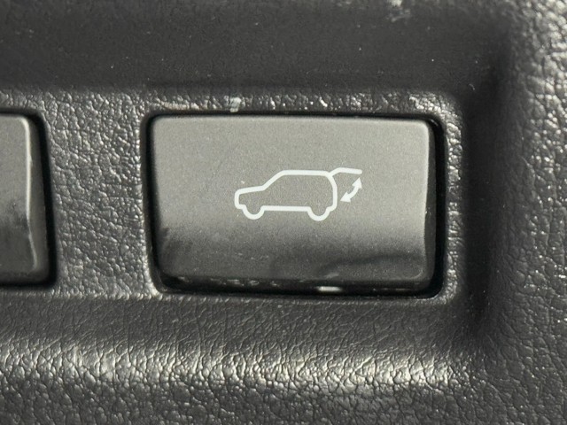 レクサス UX300e バージョンL