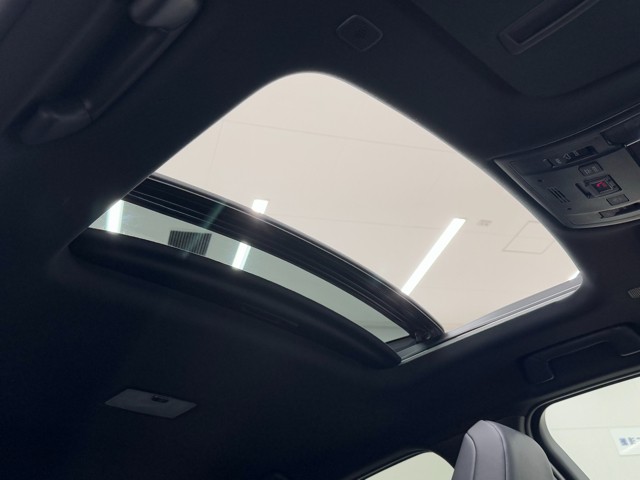 レクサス UX300e バージョンL