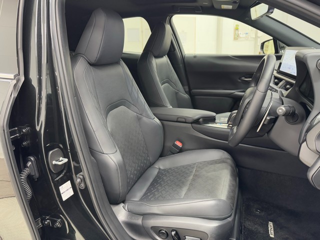 レクサス UX300e バージョンL