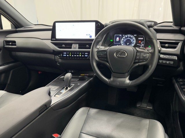 レクサス UX300e バージョンL