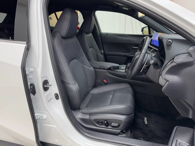 レクサス UX300e バージョンC