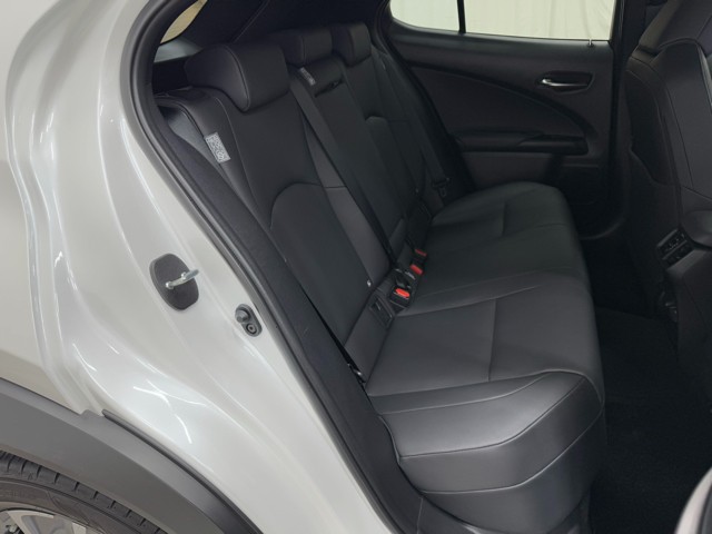 レクサス UX300e バージョンC