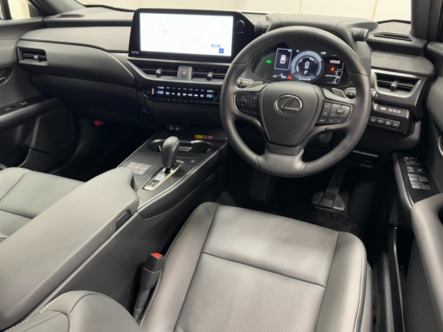 レクサス UX300e バージョンC