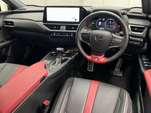 レクサス UX250h Fスポエモ Exp