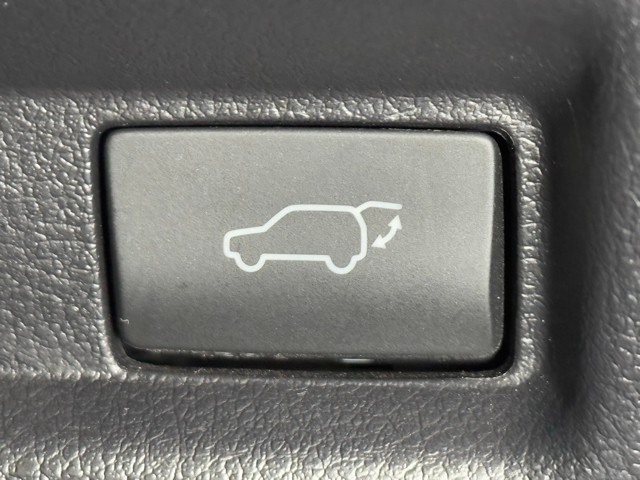 レクサス UX300e バージョンL