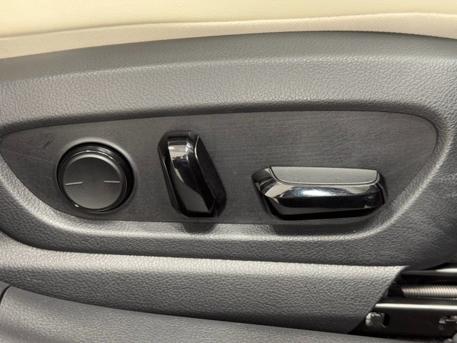 レクサス UX300e バージョンL