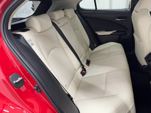 レクサス UX300e バージョンL