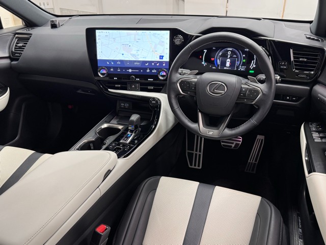 レクサス NX450h+ Fスポーツ