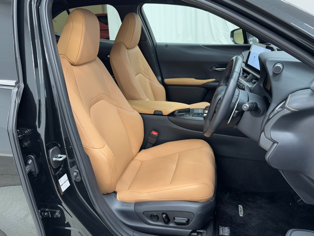 レクサス UX300h バージョンC