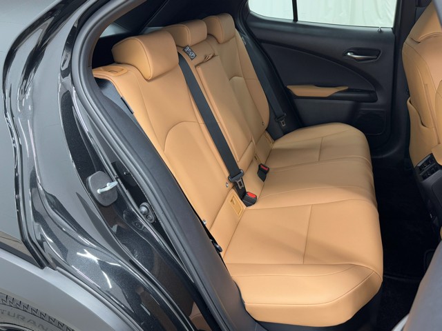 レクサス UX300h バージョンC