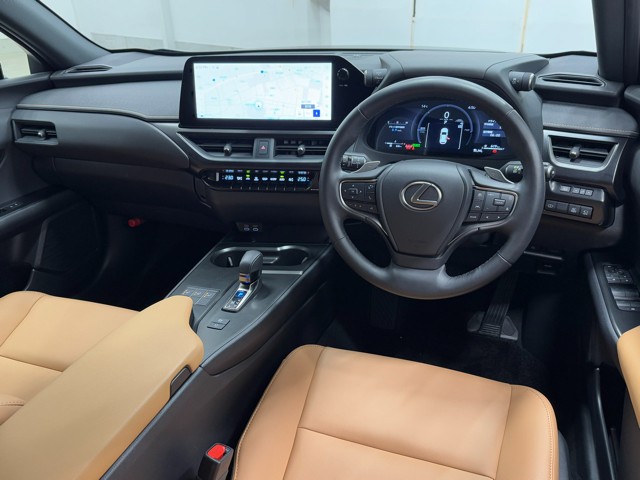レクサス UX300h バージョンC