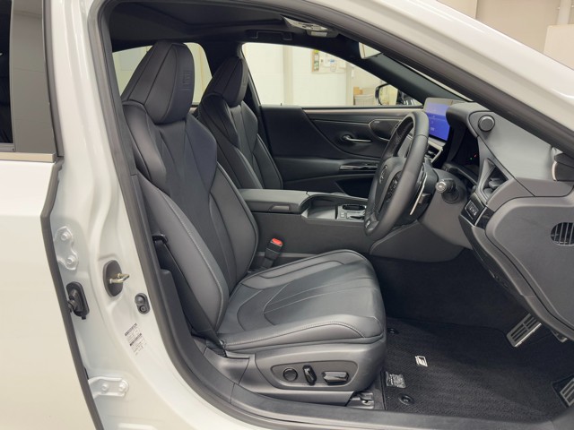 レクサス ES300h Fスポーツ