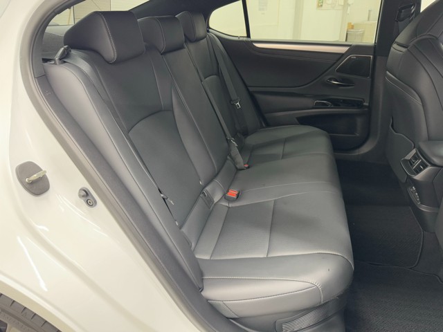 レクサス ES300h Fスポーツ