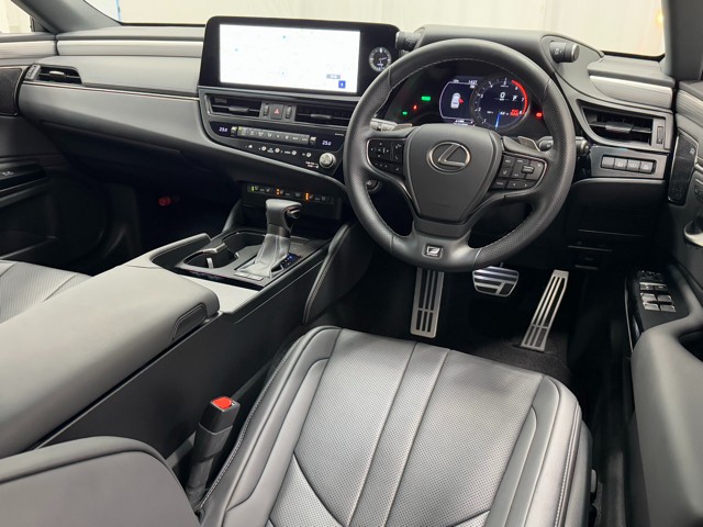 レクサス ES300h Fスポーツ