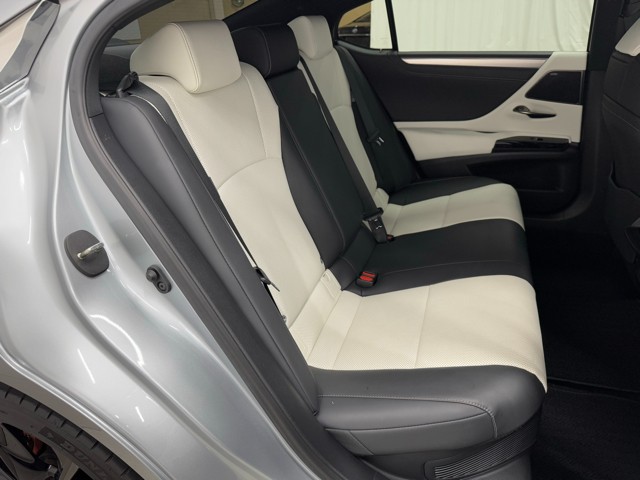 レクサス ES300h Fスポーツ