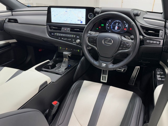 レクサス ES300h Fスポーツ