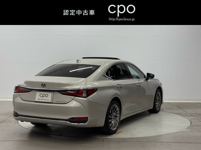 レクサス ES300h グレイスフルエスコート