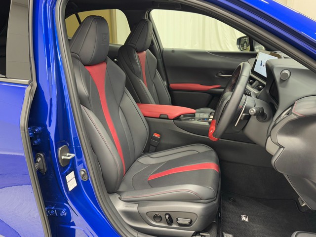 レクサス UX300h Fスポーツエモーショナル