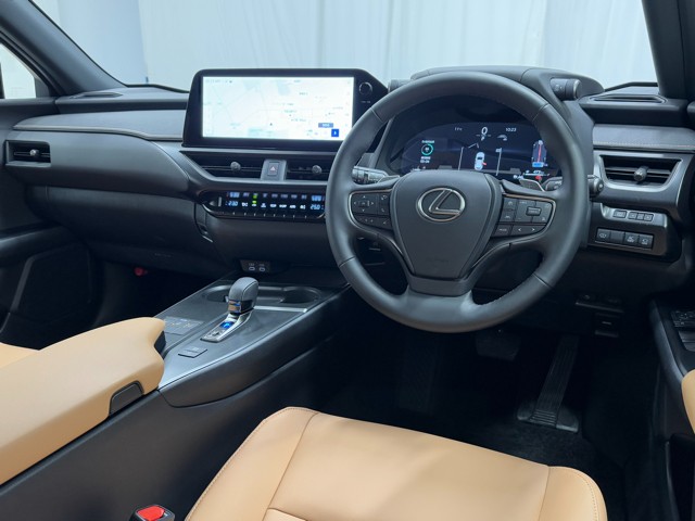 レクサス UX300h VersionC