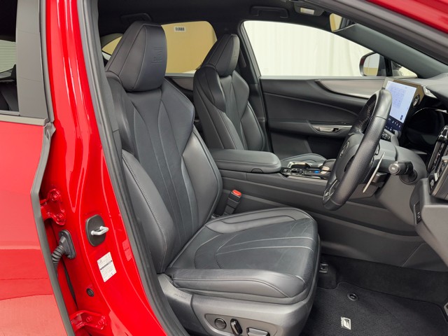 レクサス NX450h+ Fスポーツ