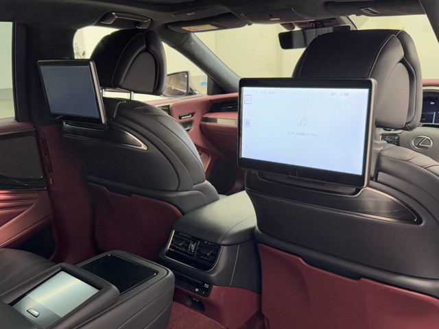 レクサス LS500h EXECUTIVE