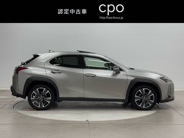 レクサス UX300h バージョンL