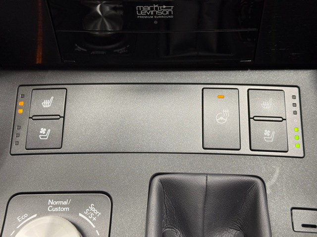レクサス IS300h FスポーツモードBLK