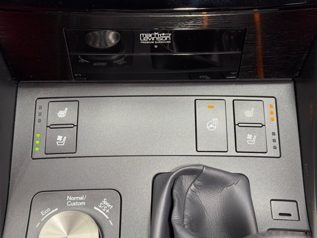 レクサス IS300h Fスポーツ