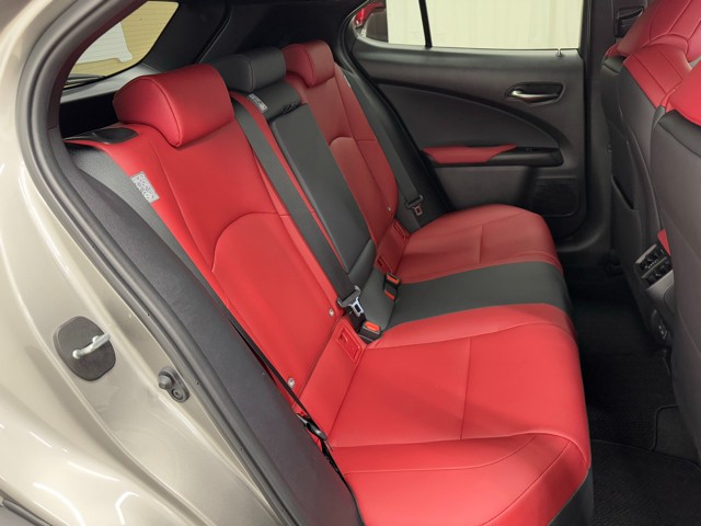 レクサス UX200 Fスポーツ