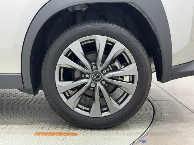 レクサス UX200 Fスポーツ